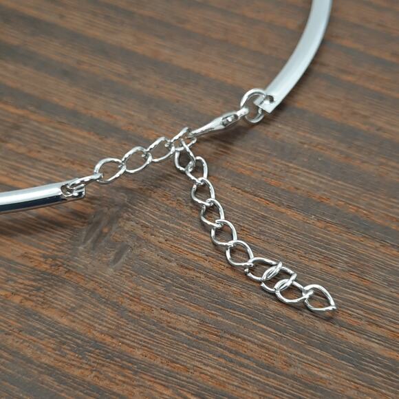 Silver and Crystal Collar Necklace with Oval Pendant - Picture 3 of 7